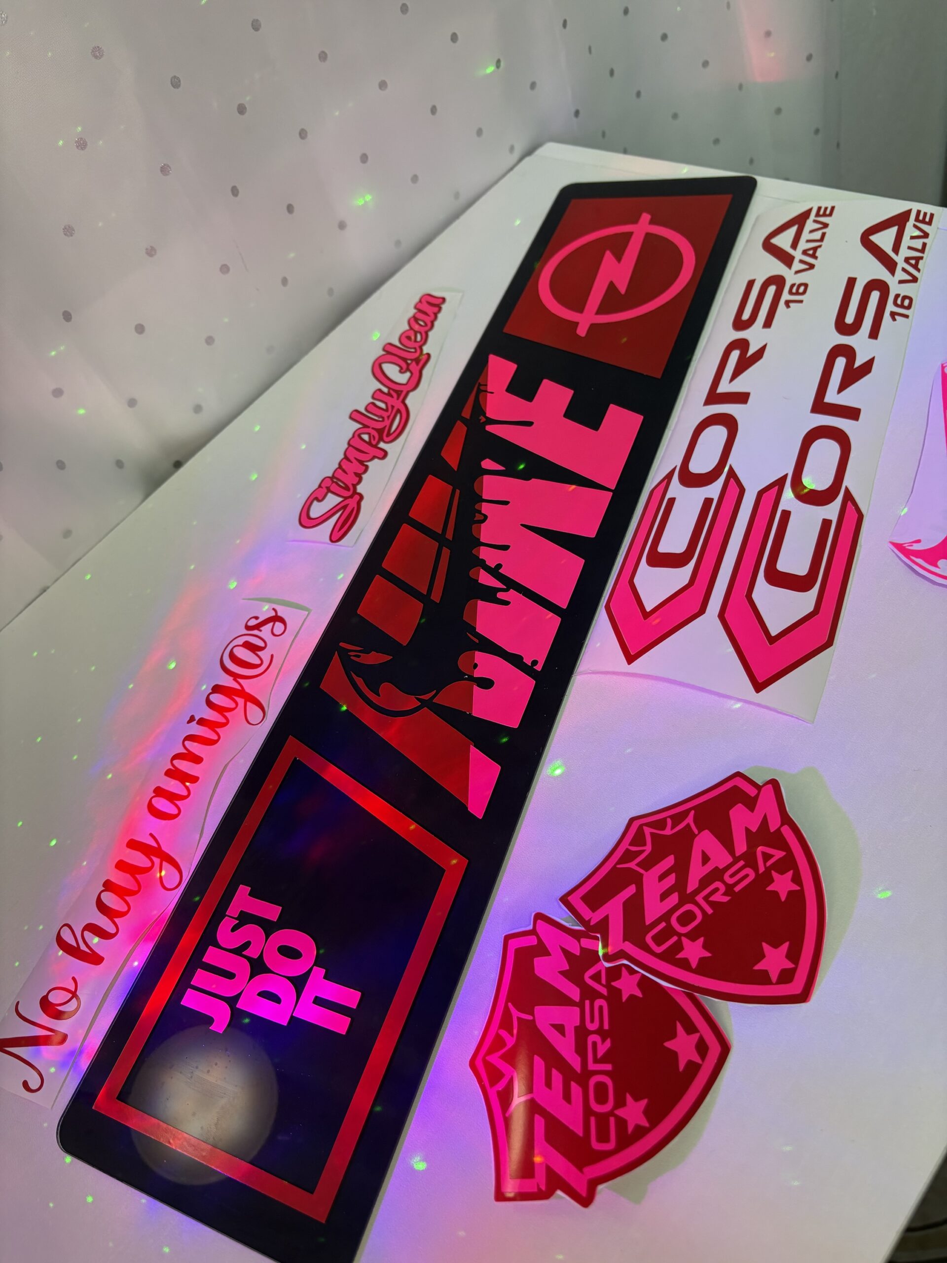 Combo Tablilla y sticker rosa neón y rojo